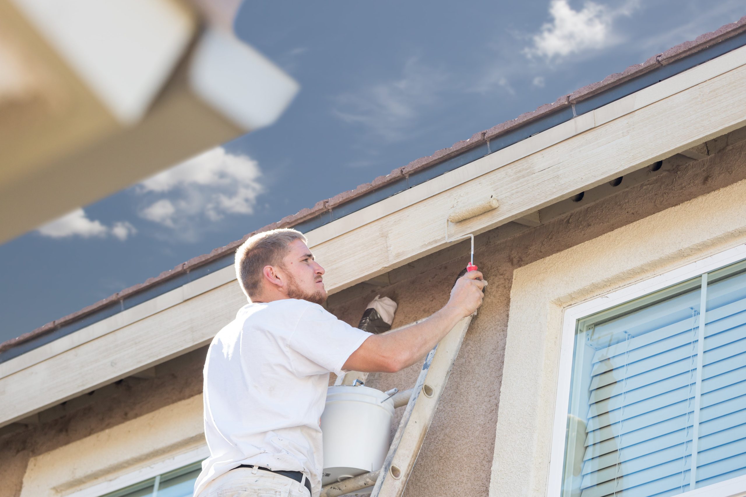 painting house exterior